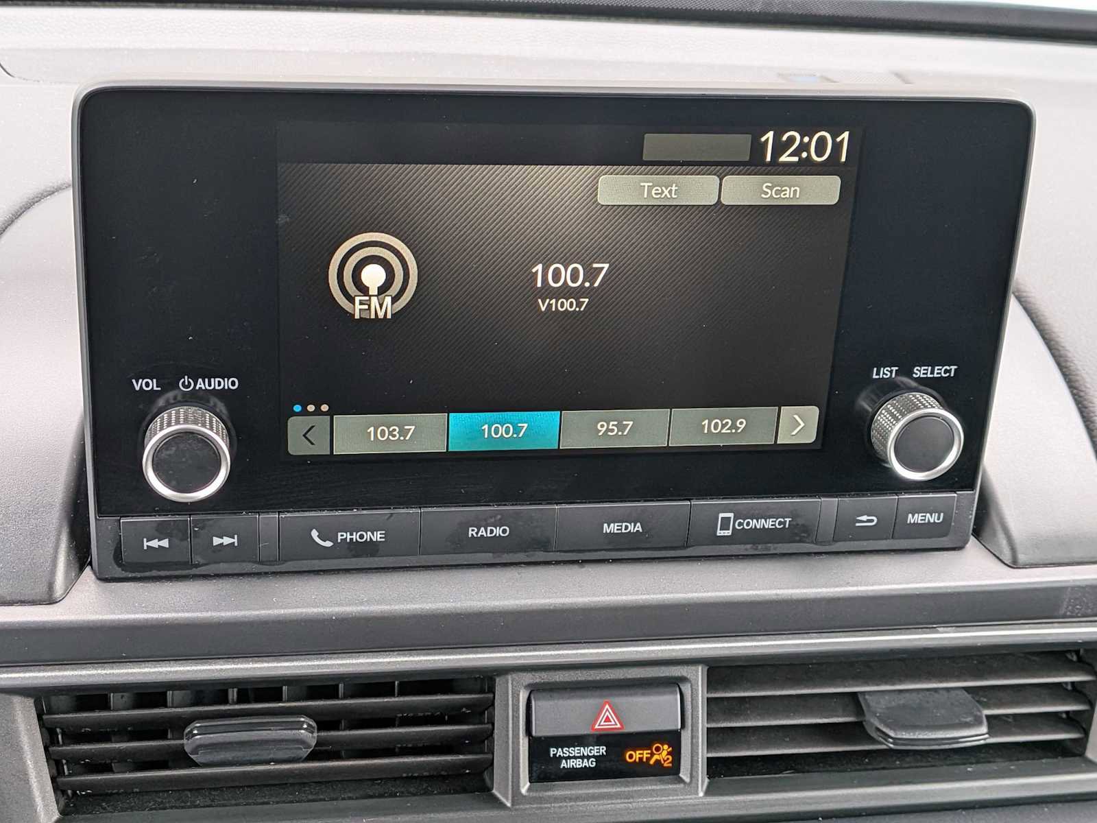 Used 2023 Honda Pilot Sport image 27