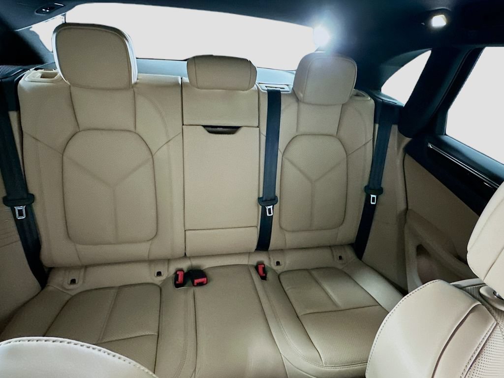 New 2026 Porsche Macan AWD/4WD image 29