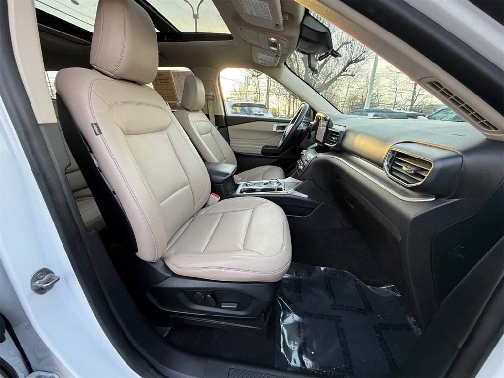 Used 2020 Ford Explorer XLT w/ Equipment Group 202A image 26