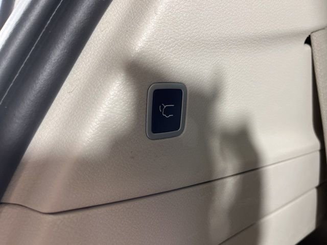Used 2024 Chrysler Pacifica Touring-L FWD image 53