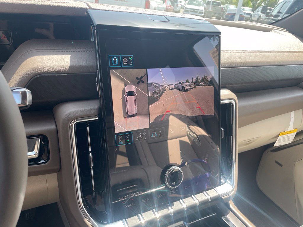 New 2026 GMC Yukon Denali w/ Advanced Technology Package AWD/4WD image 17