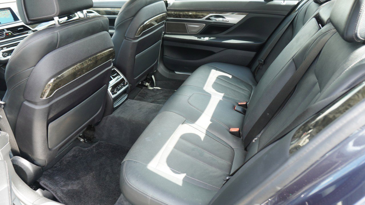 Used 2019 BMW 740i xDrive w/ Executive Package image 7