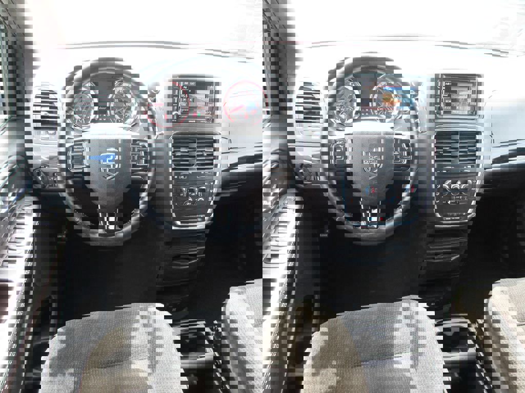 Used 2017 Dodge Grand Caravan SE image 14