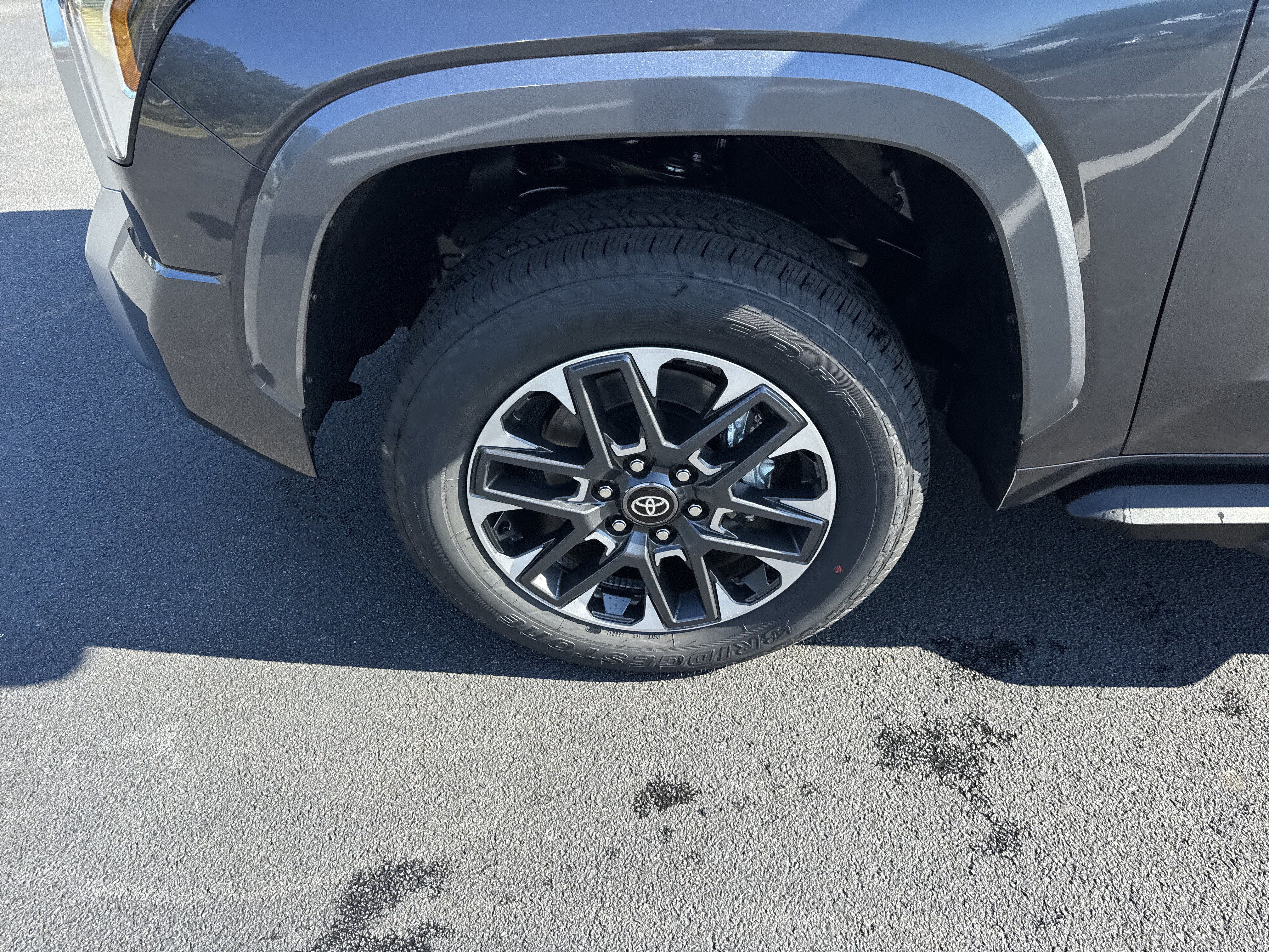 New 2026 Toyota Tundra Limited AWD/4WD image 9