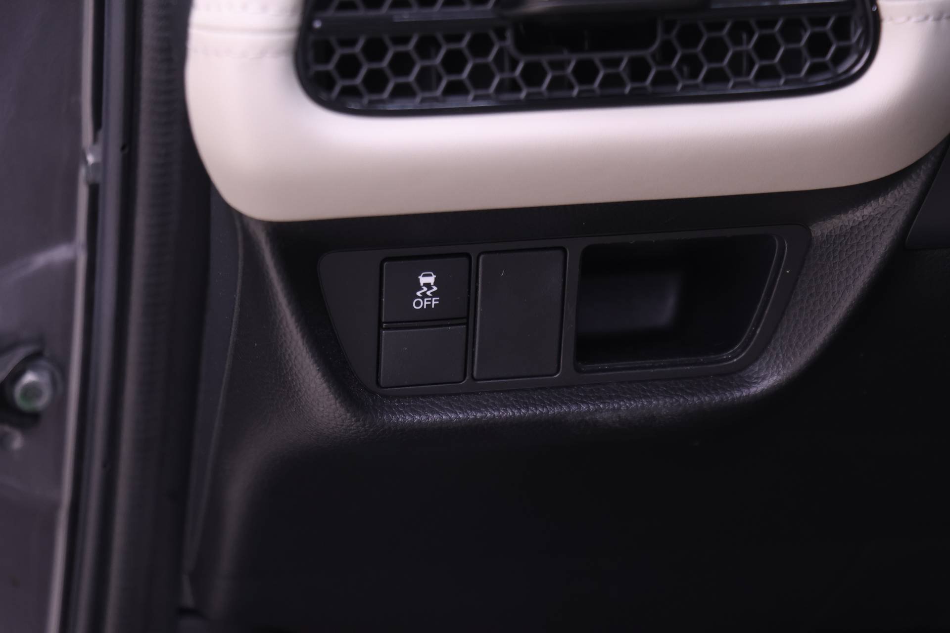 Used 2024 Honda HR-V LX image 16