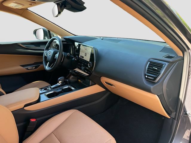 Used 2025 Lexus NX 250 FWD w/ Towing Package (2000 Lbs) image 14