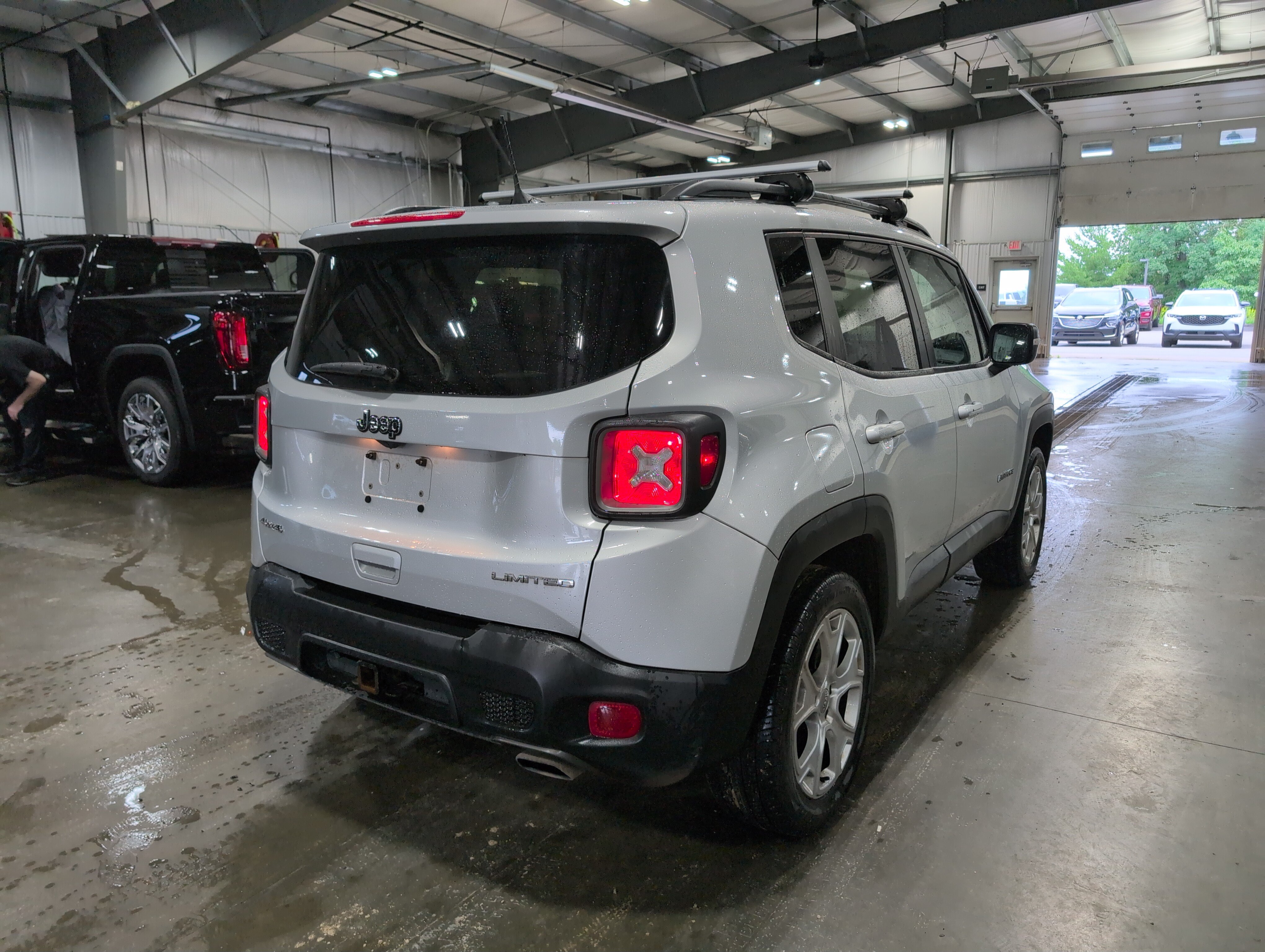 Used 2019 Jeep Renegade Limited w/ UConnect 8.4 Nav Group AWD/4WD image 14