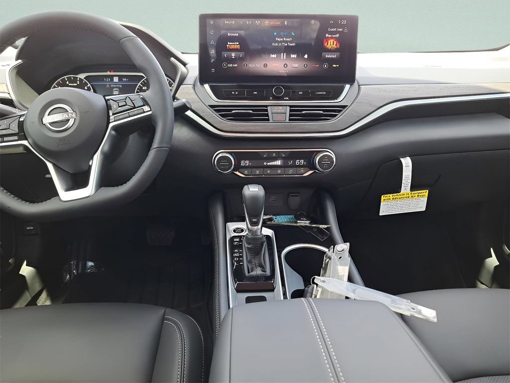 New 2025 Nissan Altima 2.5 SL FWD image 18