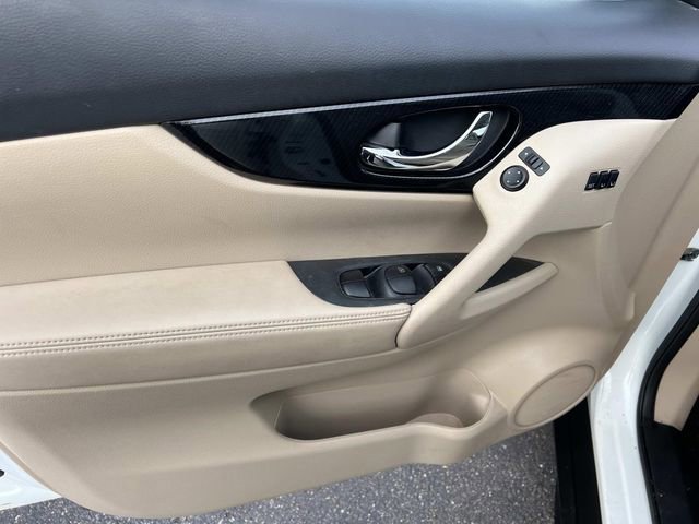 Used 2020 Nissan Rogue SL image 16