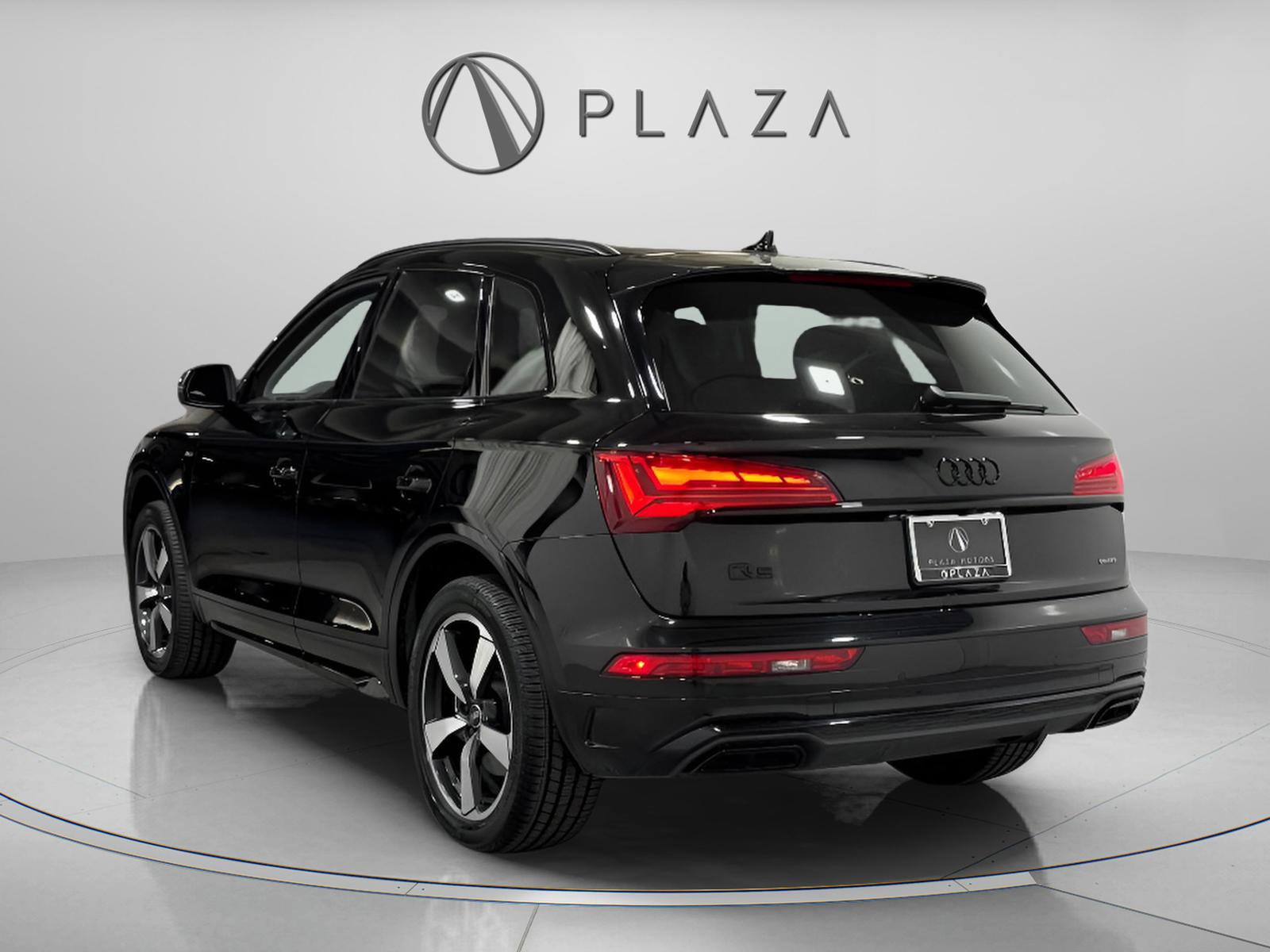 Used 2023 Audi Q5 2.0T Premium Plus w/ Premium Plus Package image 3