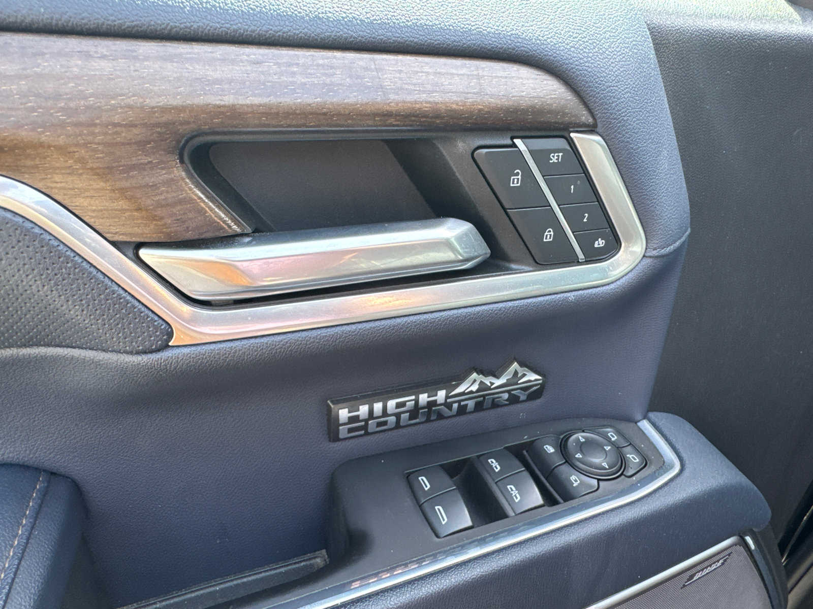 Used 2022 Chevrolet Silverado 1500 High Country w/ High Country Premium Package image 13