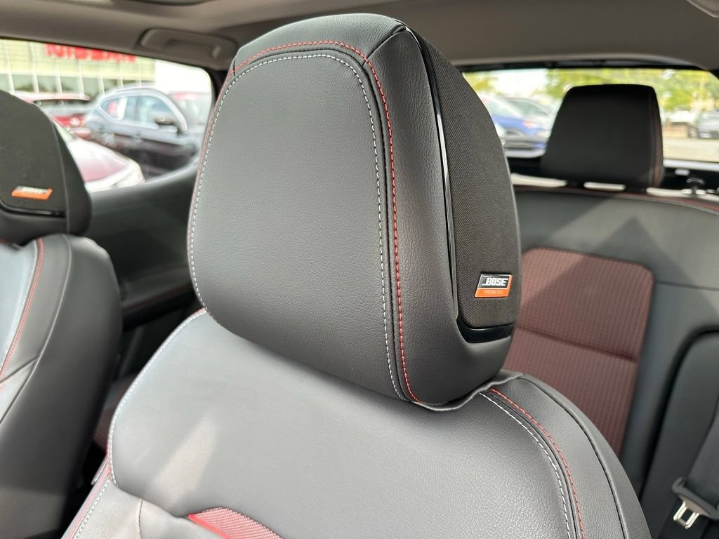 New 2025 Nissan Kicks SR w/ SR Premium Package AWD/4WD image 17