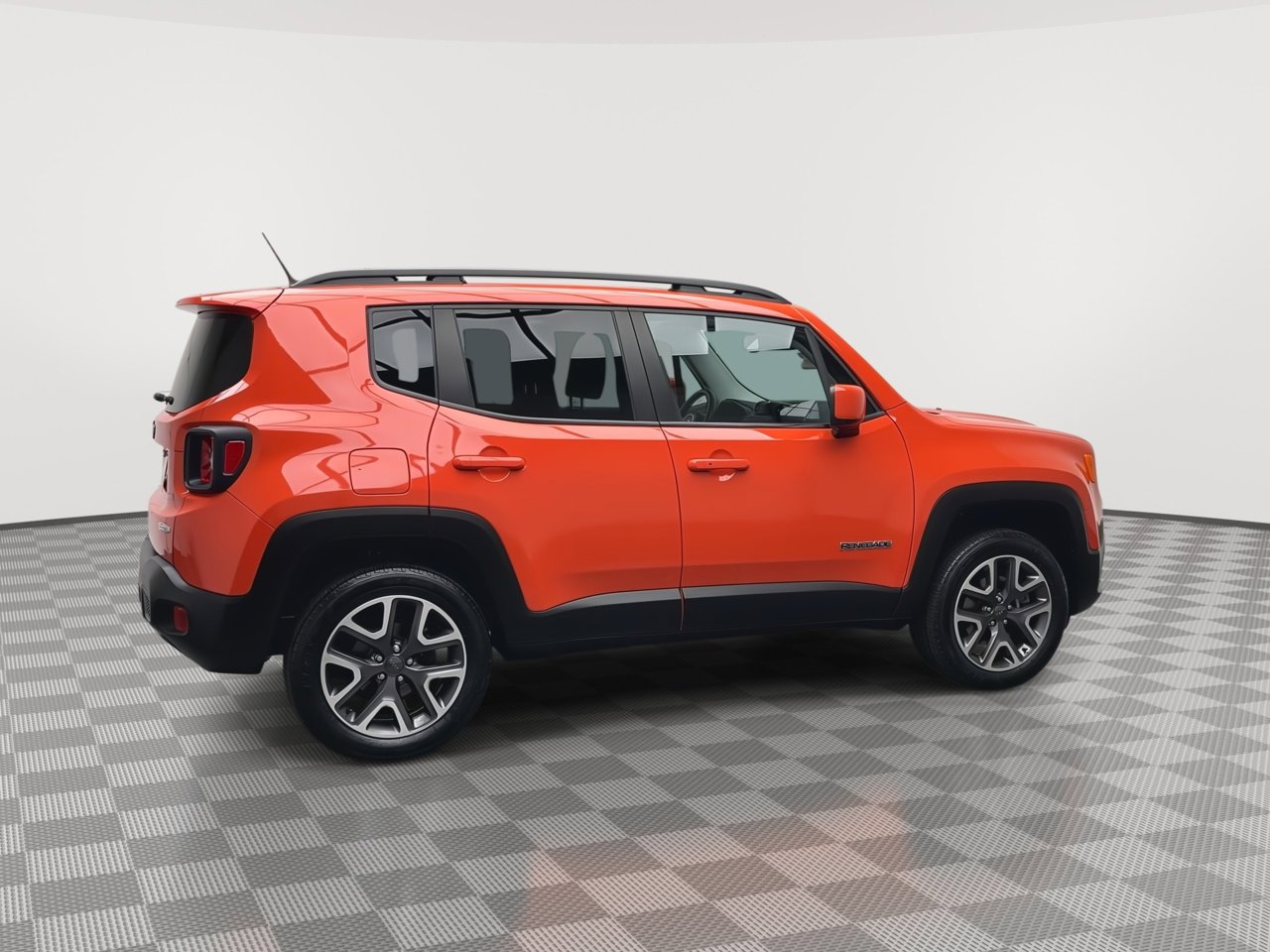 Used 2017 Jeep Renegade Latitude w/ Popular Equipment Group image 37