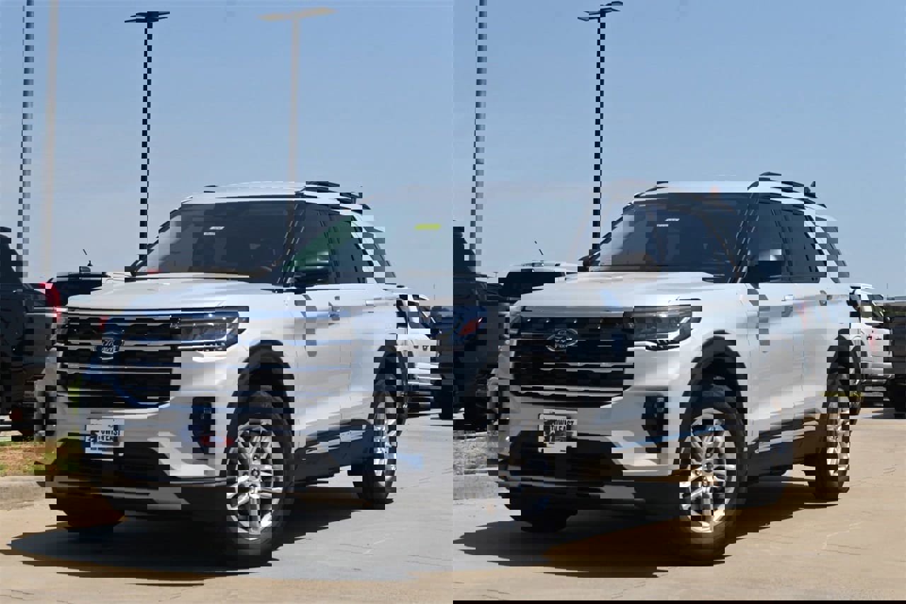 New 2025 Ford Explorer Active image 24