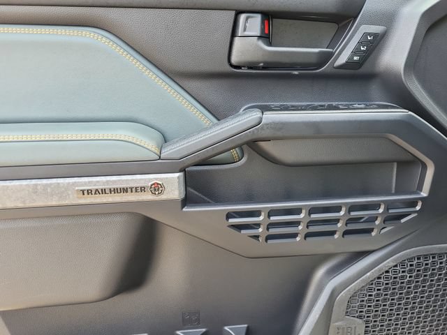 Used 2025 Toyota 4Runner Trailhunter AWD/4WD image 11