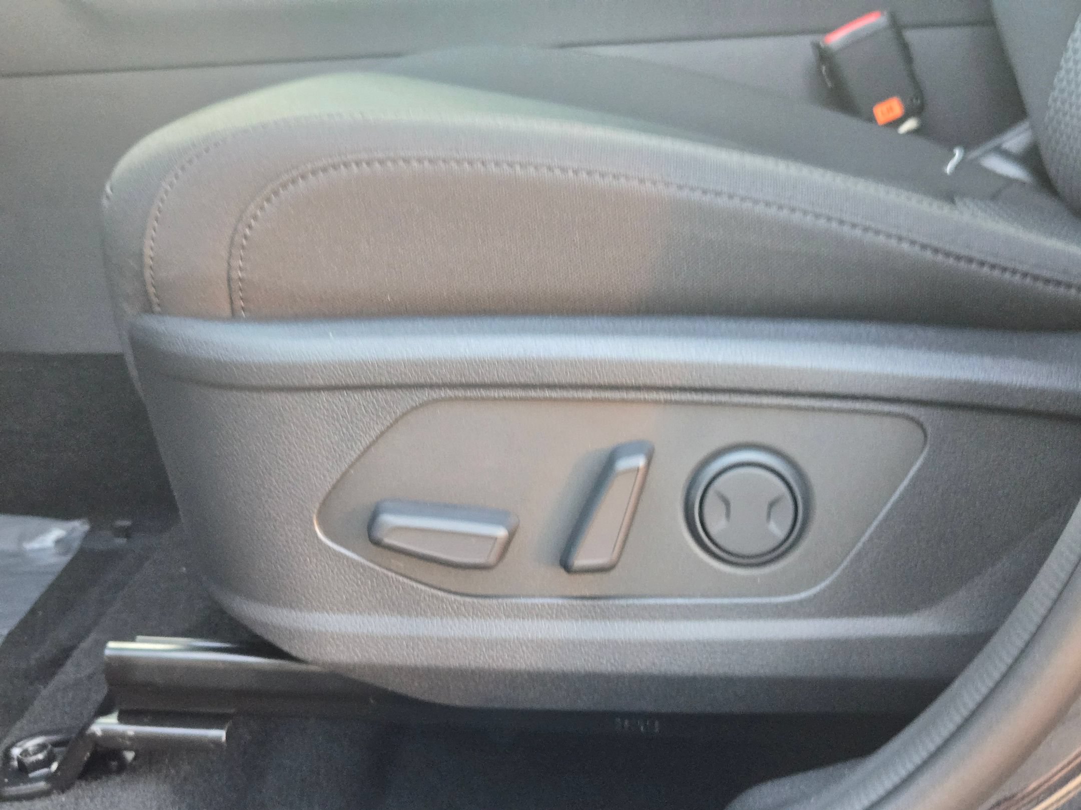 New 2026 Kia Sportage LX w/ LX Convenience Package FWD image 18