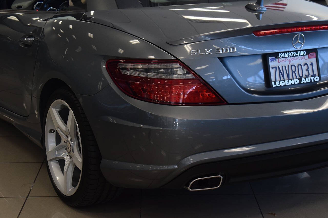 Used 2016 Mercedes-Benz SLK 300 image 9