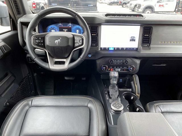 Used 2025 Ford Bronco Badlands image 12