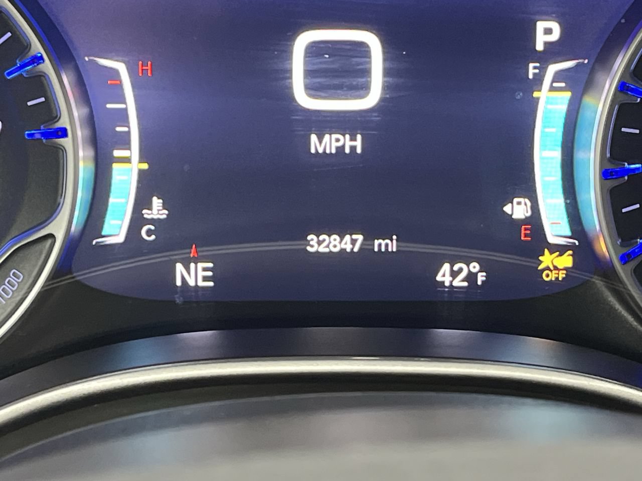 Used 2025 Chrysler Pacifica Select FWD image 16