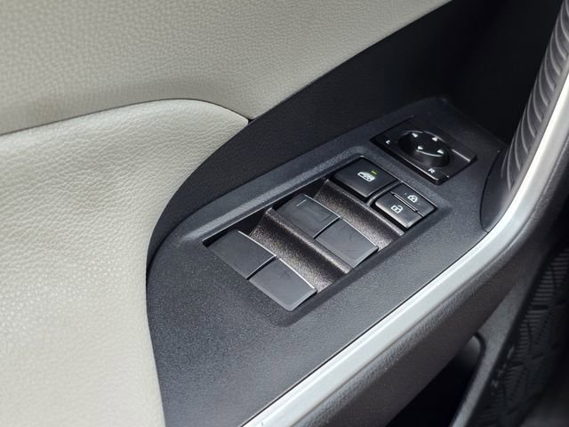Used 2020 Toyota RAV4 XLE Premium image 15