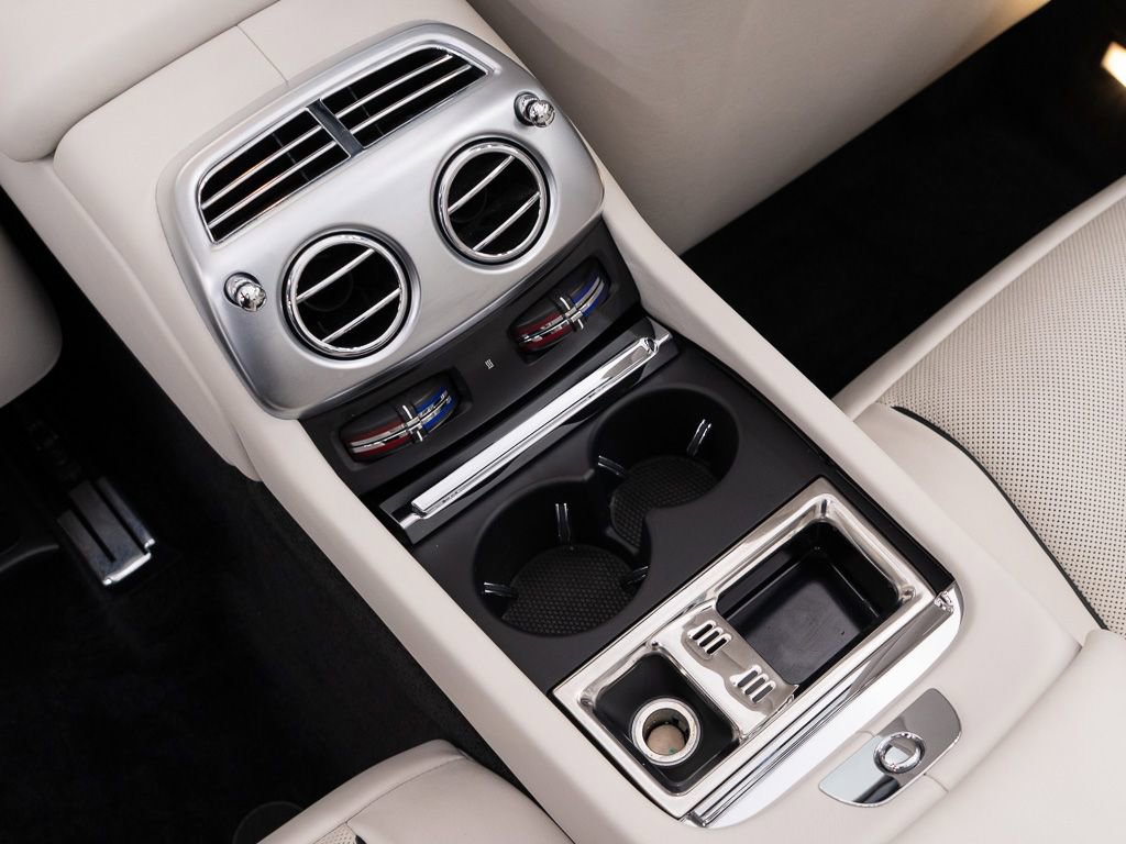 Certified 2018 Rolls-Royce Dawn RWD image 29