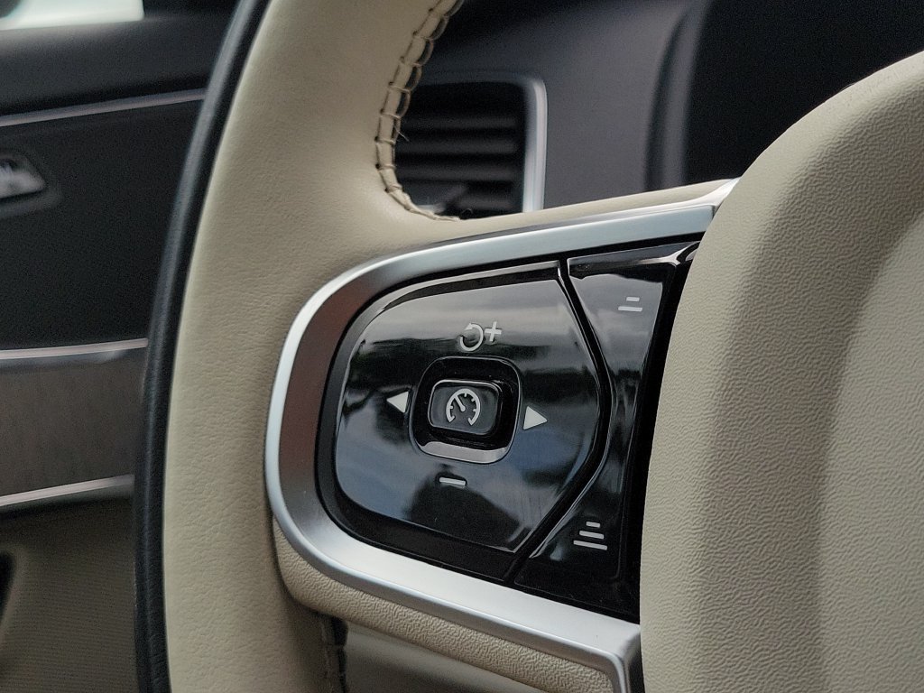 Certified 2025 Volvo XC90 T8 Plus w/ Protection Package Premier AWD/4WD image 27