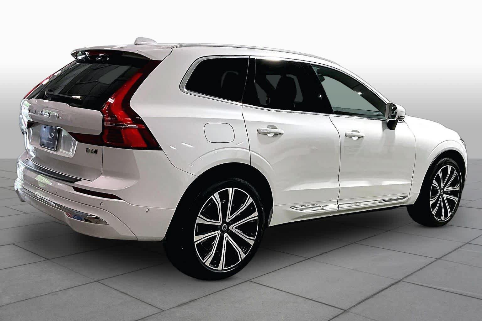 Used 2023 Volvo XC60 B6 Ultimate w/ Climate Package AWD/4WD image 13