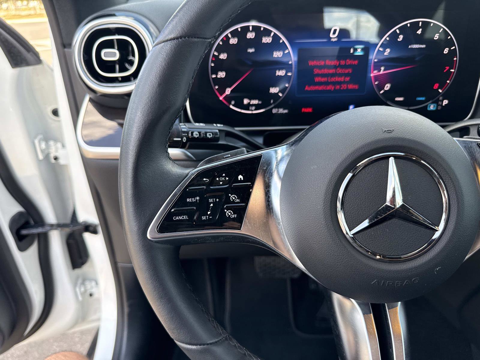 Used 2025 Mercedes-Benz GLC 300 image 30