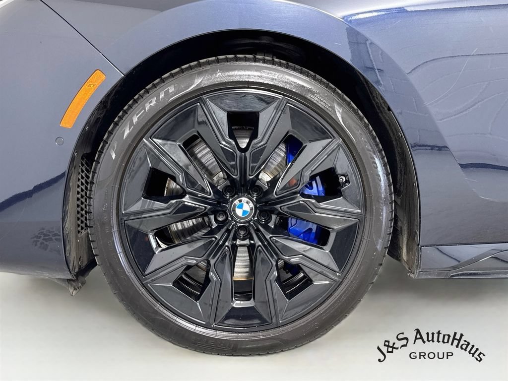 Used 2024 BMW 740i xDrive AWD/4WD image 39