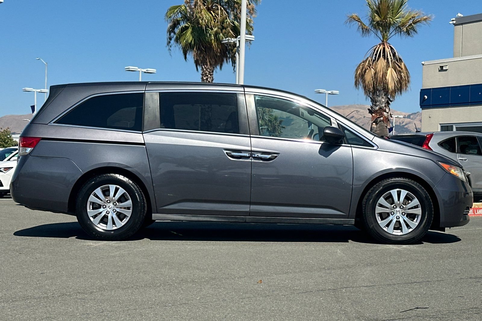 Used 2017 Honda Odyssey EX-L image 3