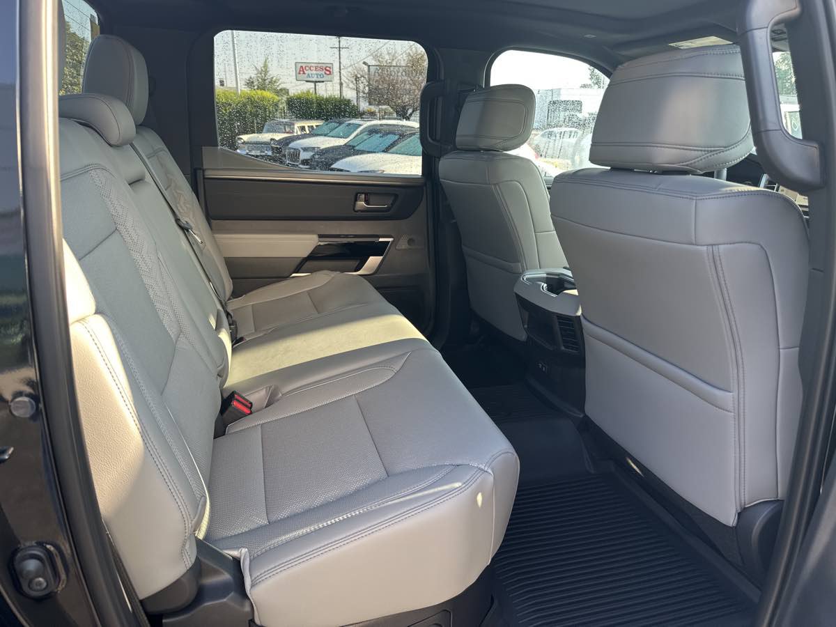 Used 2025 Toyota Tundra Limited AWD/4WD image 16