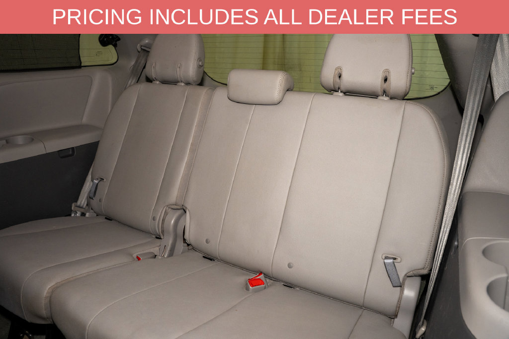 Used 2016 Toyota Sienna XLE Premium FWD image 12