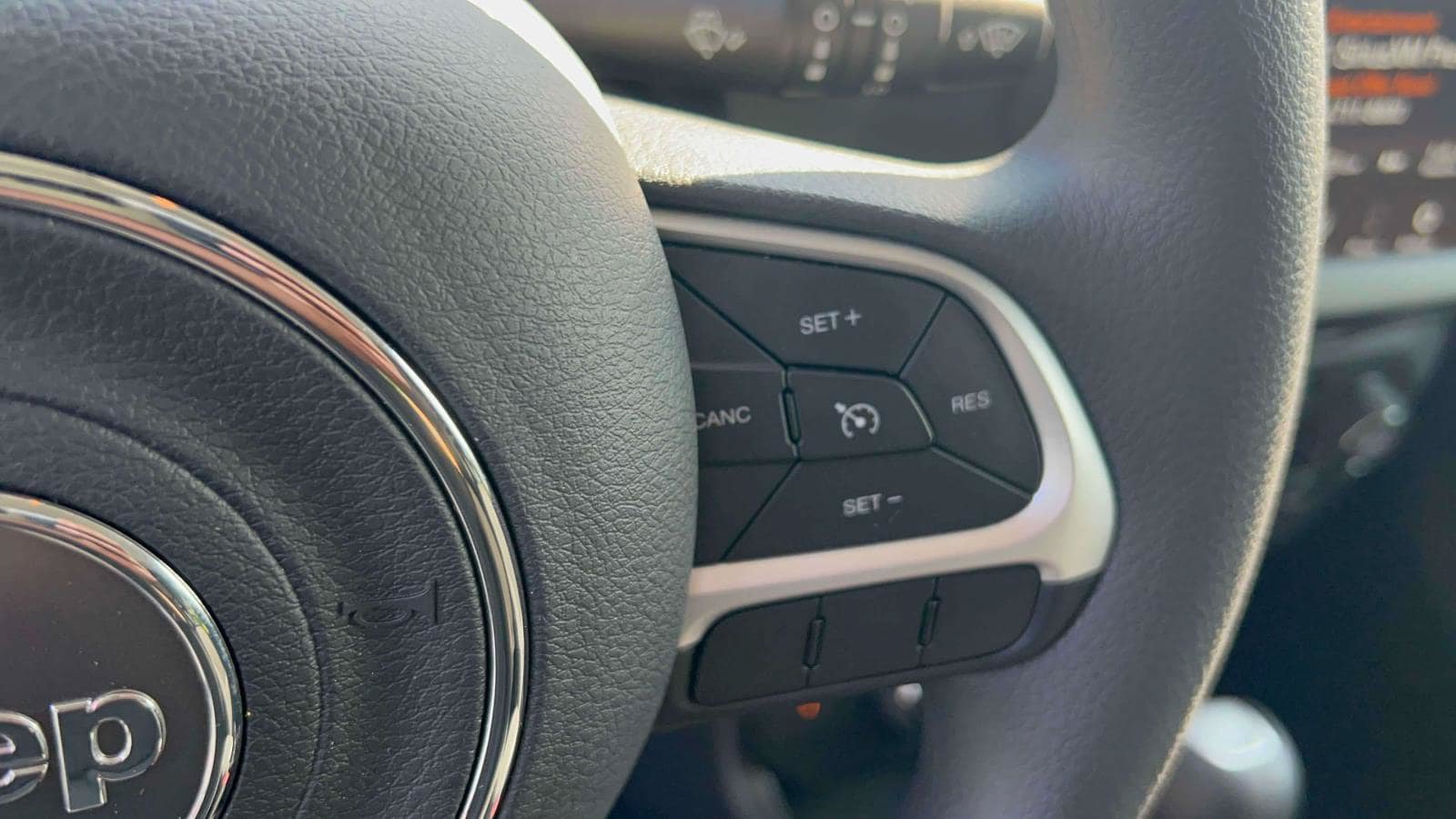 Used 2023 Jeep Renegade Latitude AWD/4WD image 21