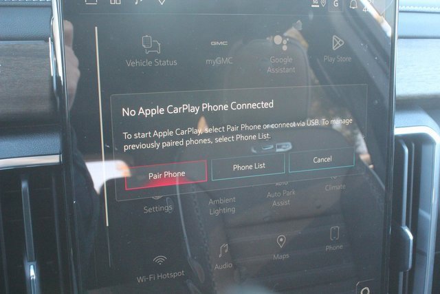 New 2026 GMC Acadia Denali Ultimate w/ LPO, Floor Liner Package image 39