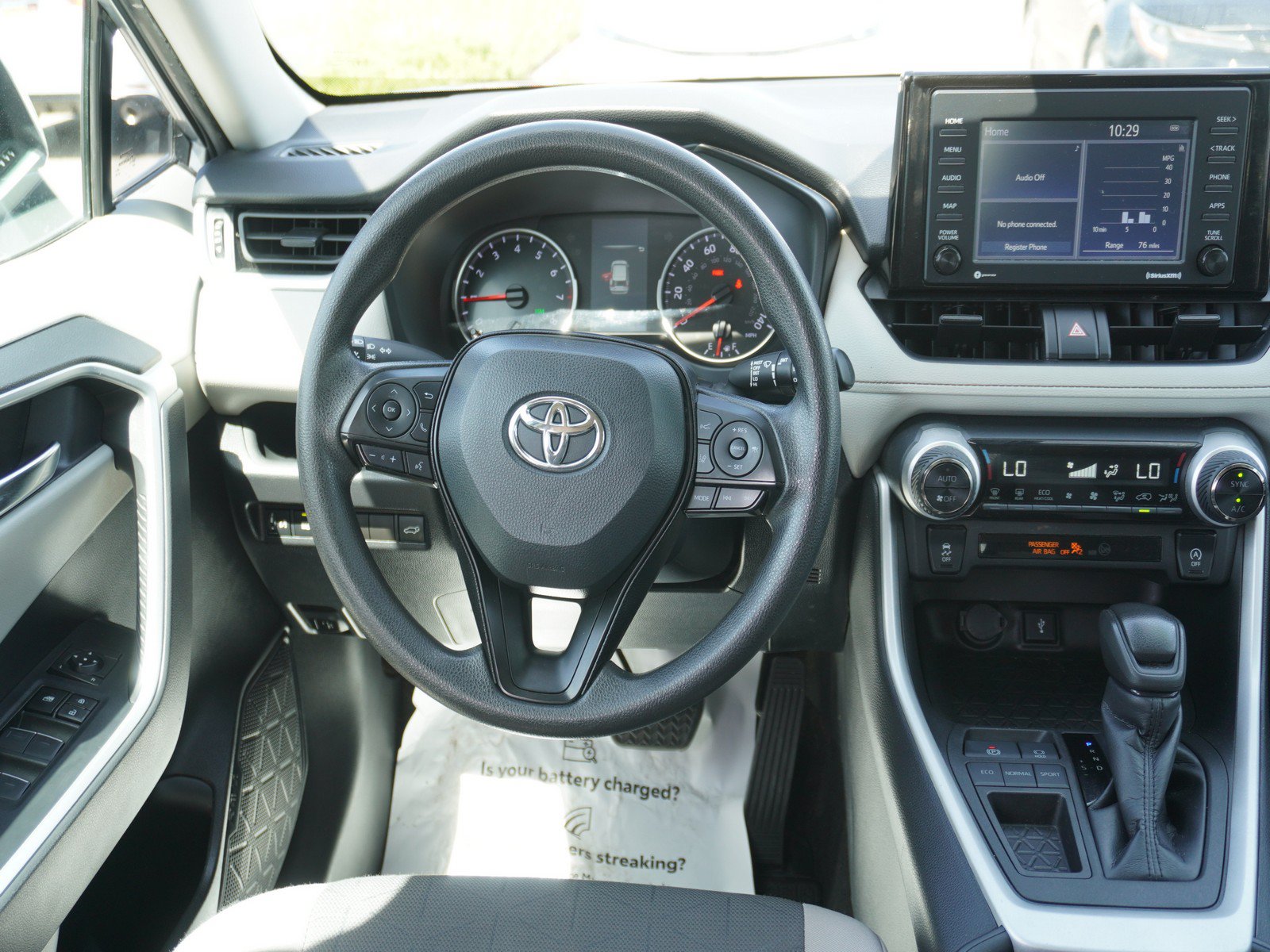 Used 2022 Toyota RAV4 XLE w/ Convenience Package FWD image 17