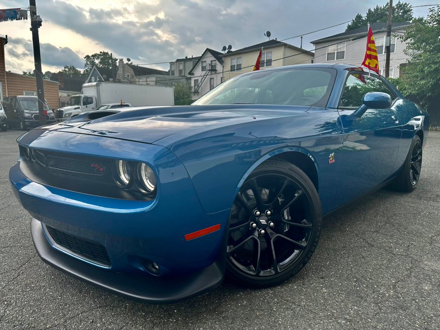 Used 2022 Dodge Challenger R/T Scat Pack RWD image 2