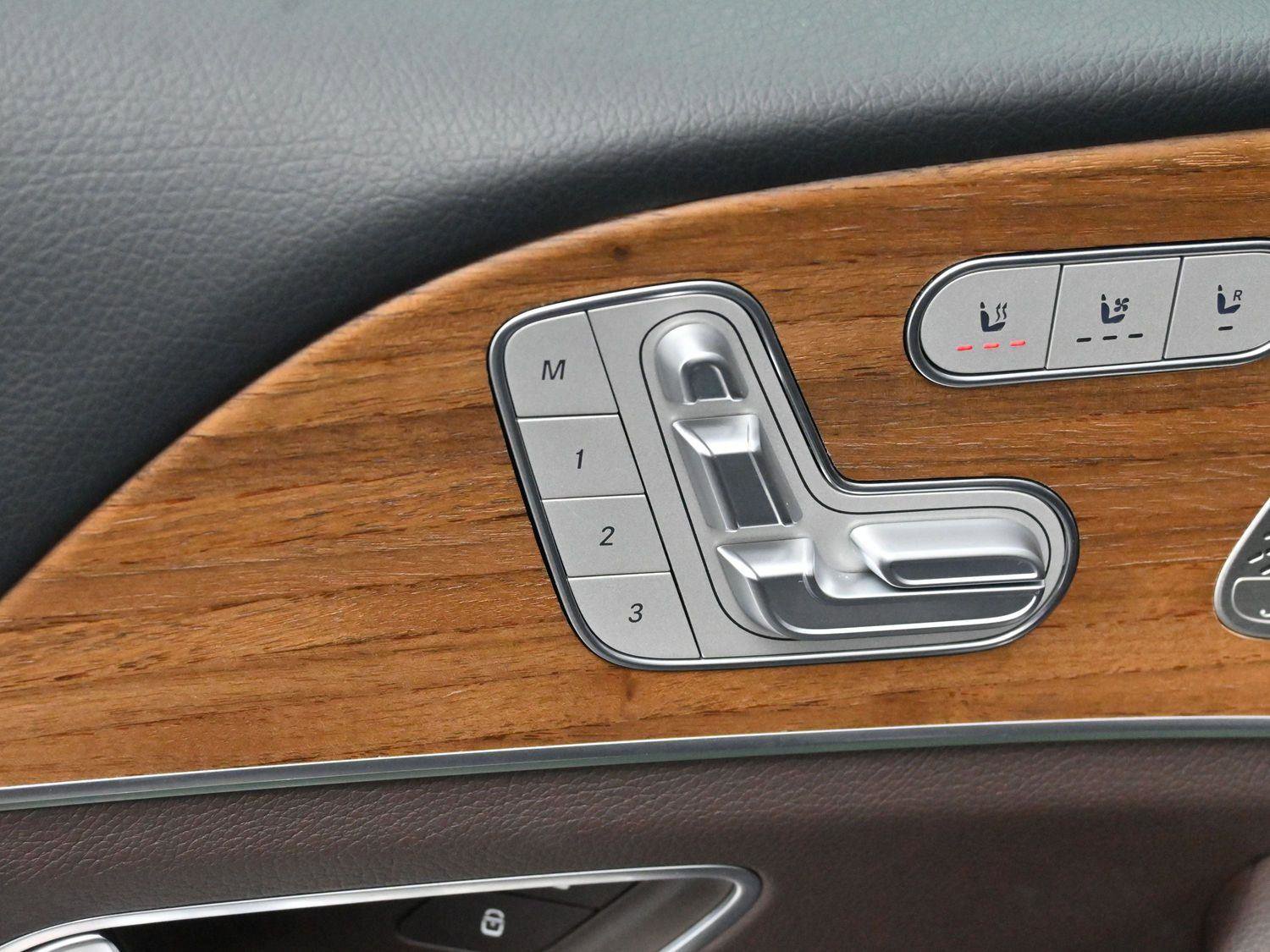 Used 2023 Mercedes-Benz GLS 450 4MATIC image 12