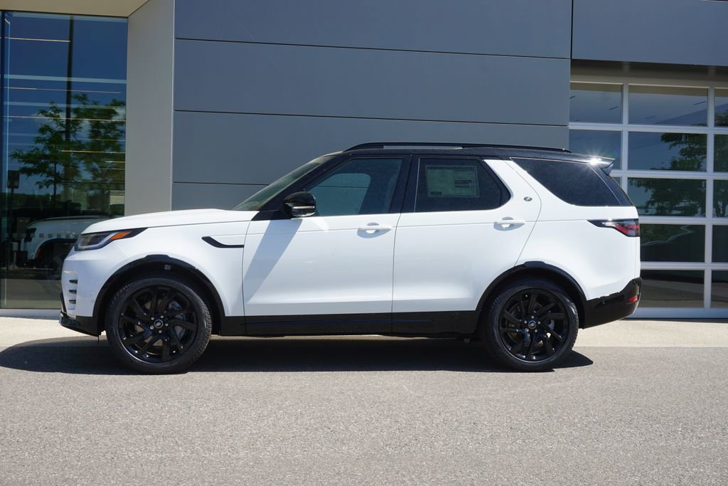 New 2025 Land Rover Discovery Dynamic SE image 8