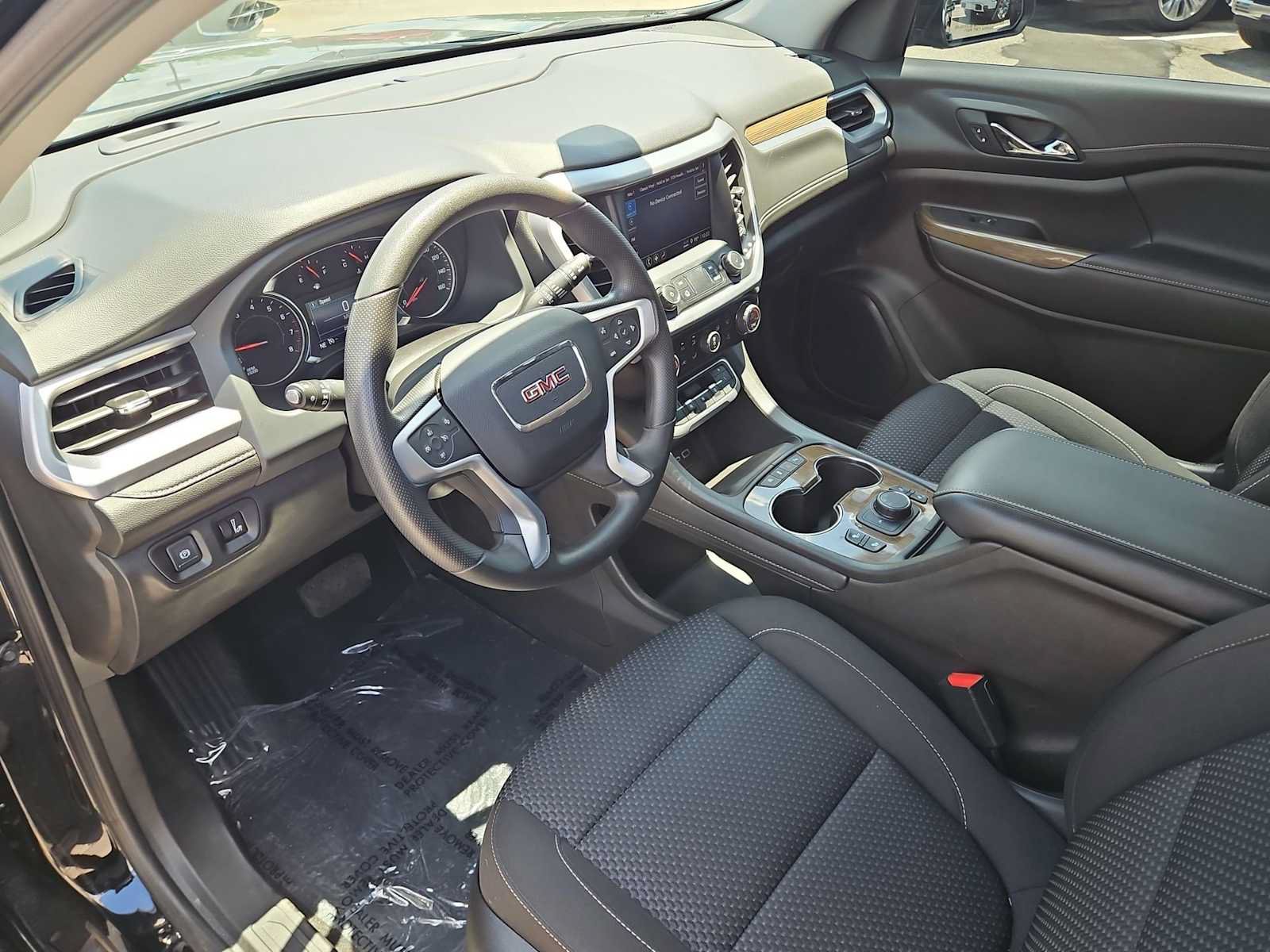 Certified 2023 GMC Acadia SLE w/ Driver Convenience Package FWD image 10