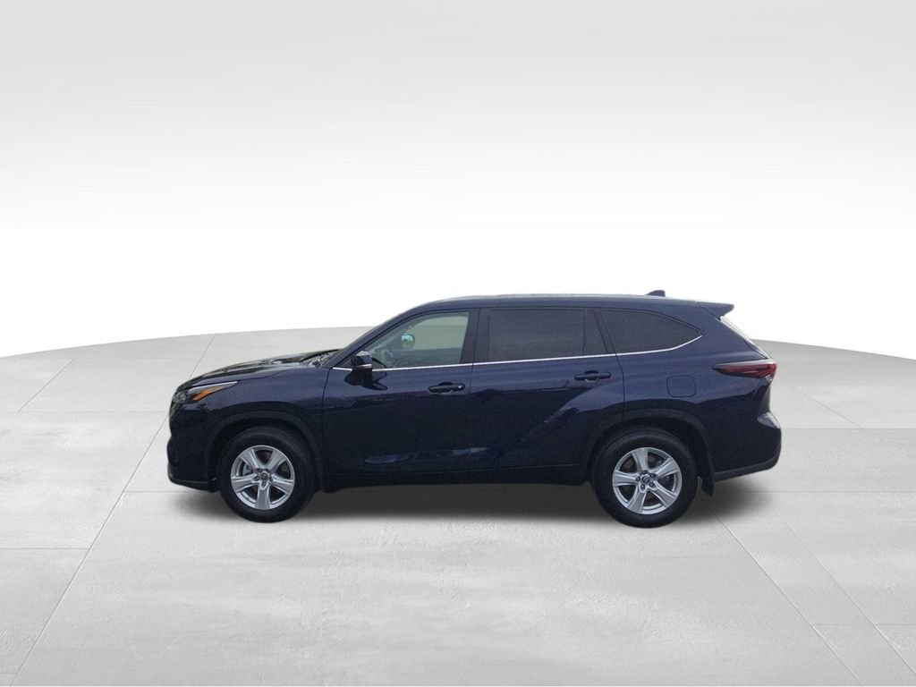Used 2024 Toyota Highlander LE image 14