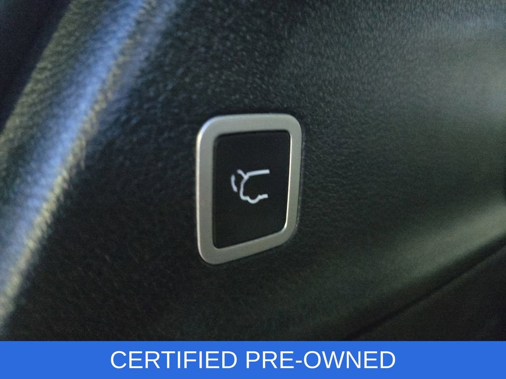 Used 2025 Chrysler Pacifica Limited image 15