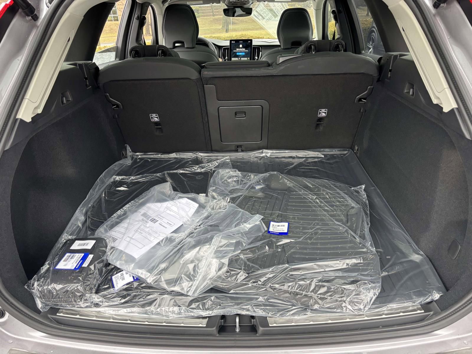 New 2026 Volvo XC60 B5 Plus AWD/4WD image 9