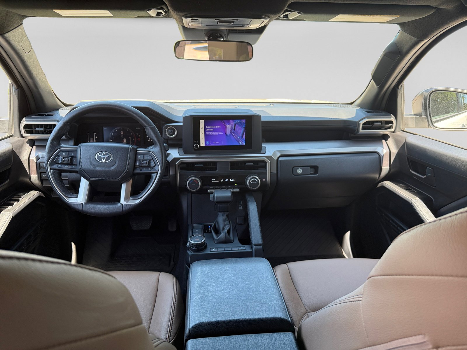 Used 2025 Toyota 4Runner SR5 AWD/4WD image 15