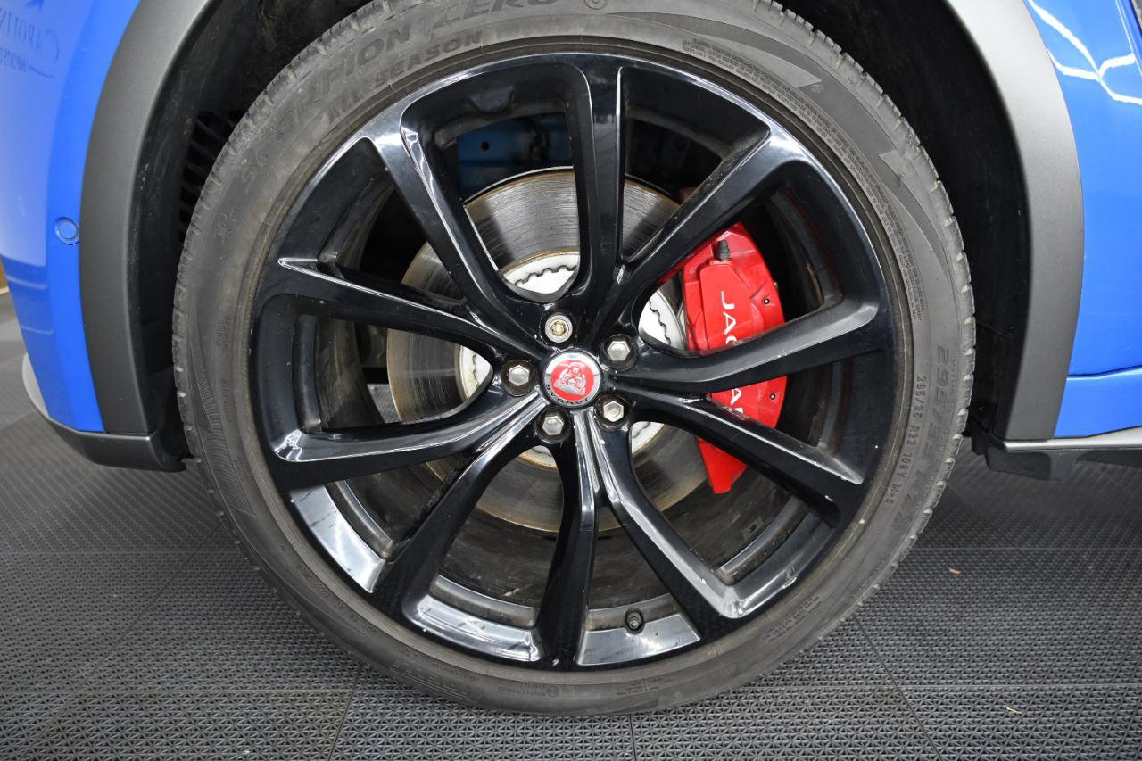 Used 2020 Jaguar F-PACE SVR image 48