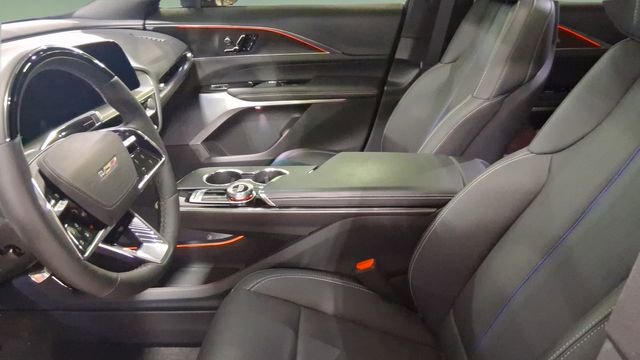 Used 2026 Cadillac Lyriq V image 9