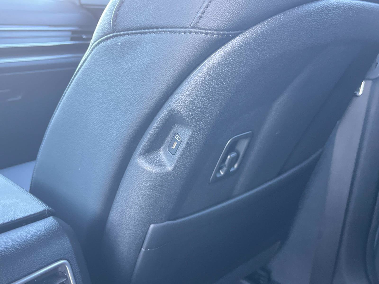 Used 2024 Kia Sportage EX FWD image 17