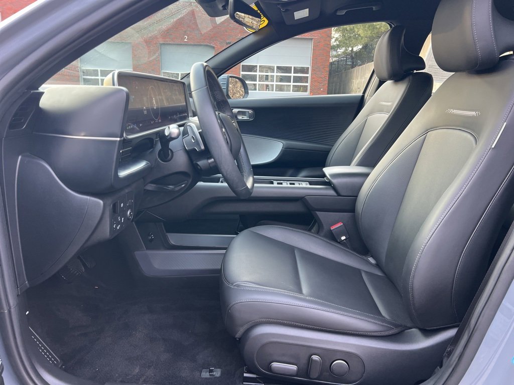 Used 2023 Hyundai Ioniq 6 SEL image 11
