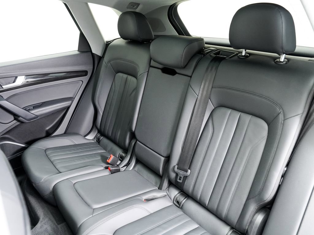 Used 2020 Audi Q5 e Premium Plus w/ Premium Plus Package image 24