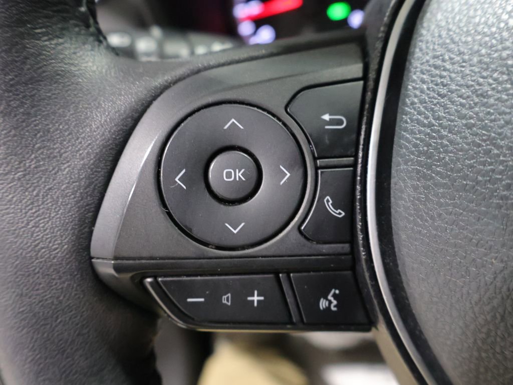 Used 2022 Toyota RAV4 XLE Premium image 34