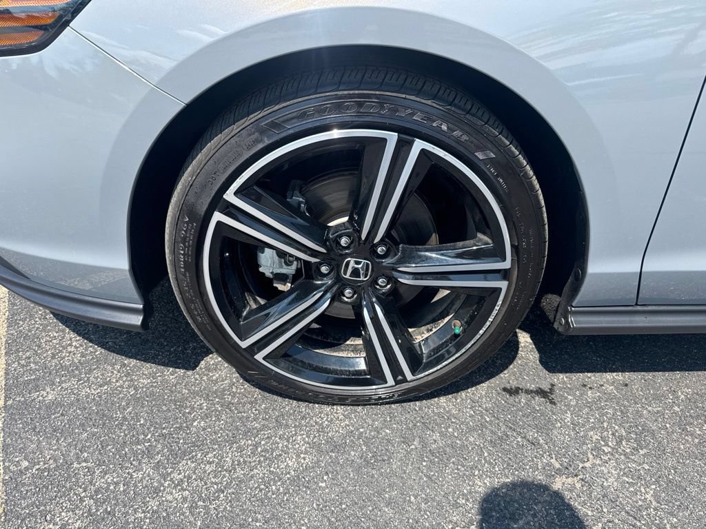 Certified 2025 Honda Accord Sport image 11